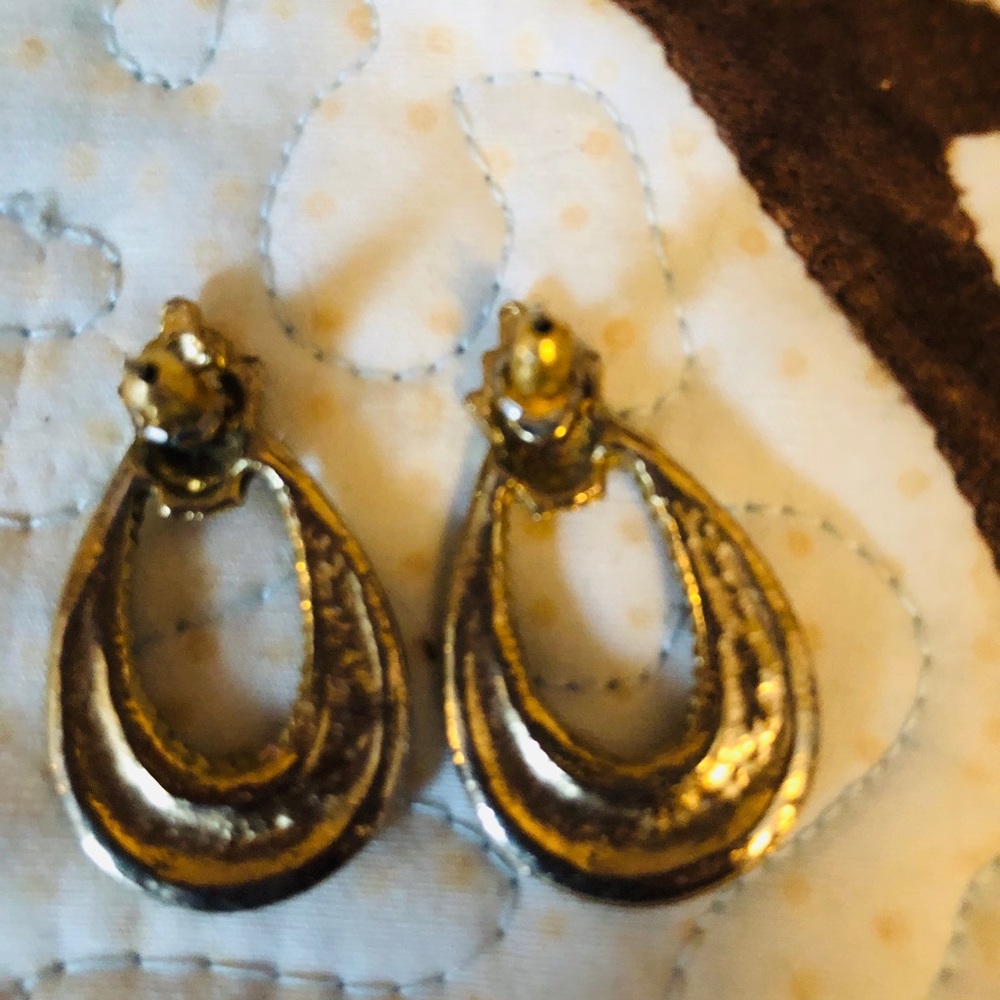 Vintage Earrings, Gold & Black Swirls, Studs - Picture 3 of 12